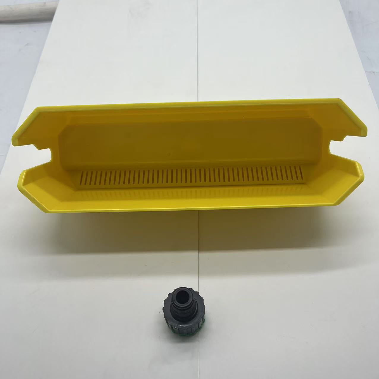 Gemofish Paint Roller Cleaner & Fluffer – Pressurized Water Flow Quick Cleaning Tool